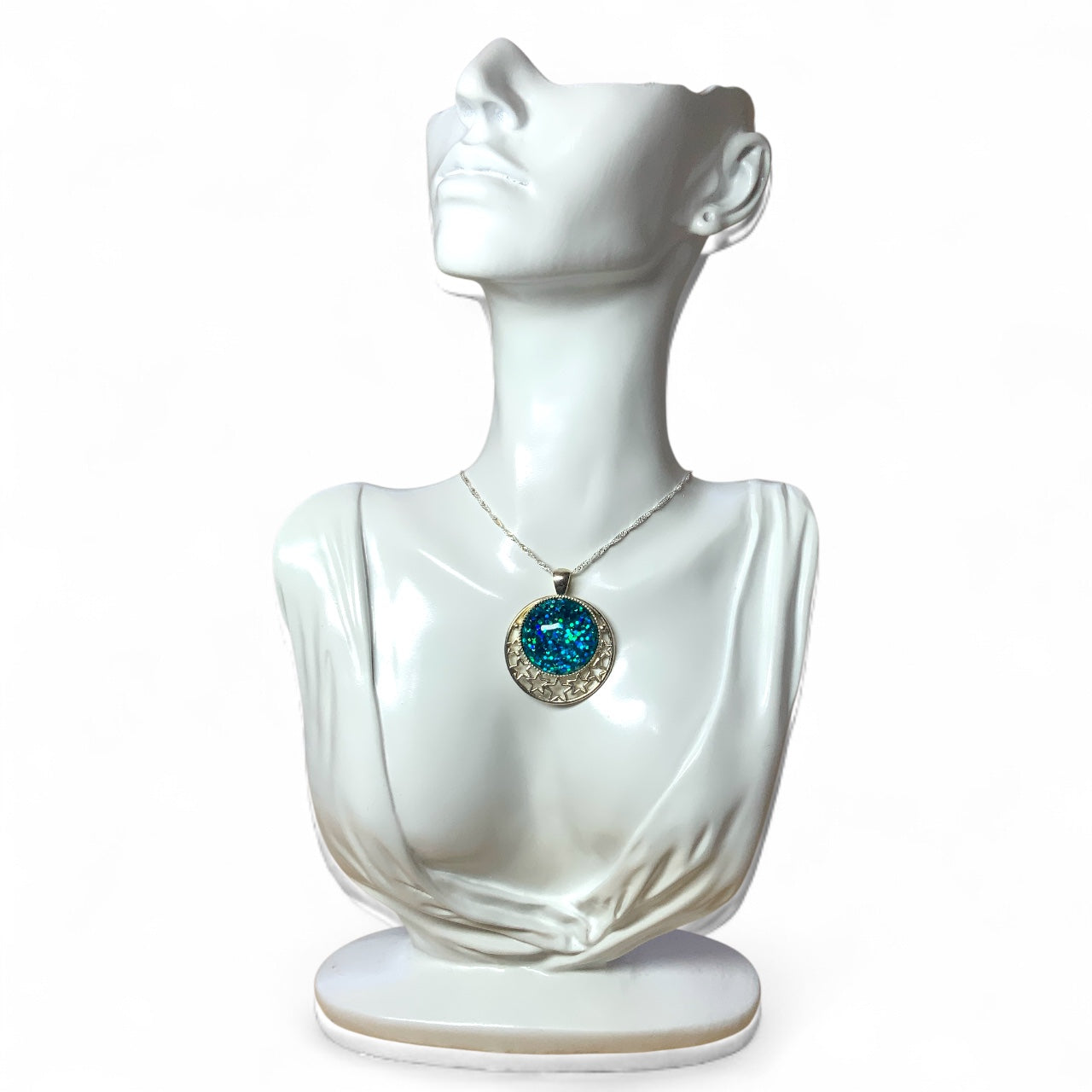 Glitter Star Pendant Necklace – Sparkly Dome with Cut-Out Star Design