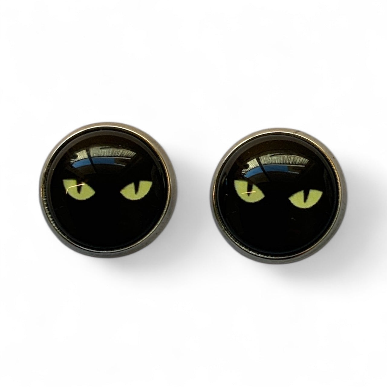 Cat eyes 12mm stud earrings