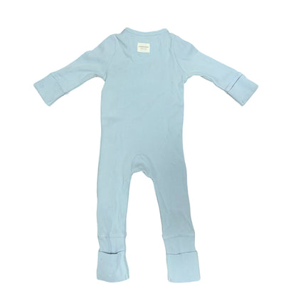 Amare Tutto Country Road baby one-piece in light blue waffle knit fabric with long sleeves and cuffed ankles